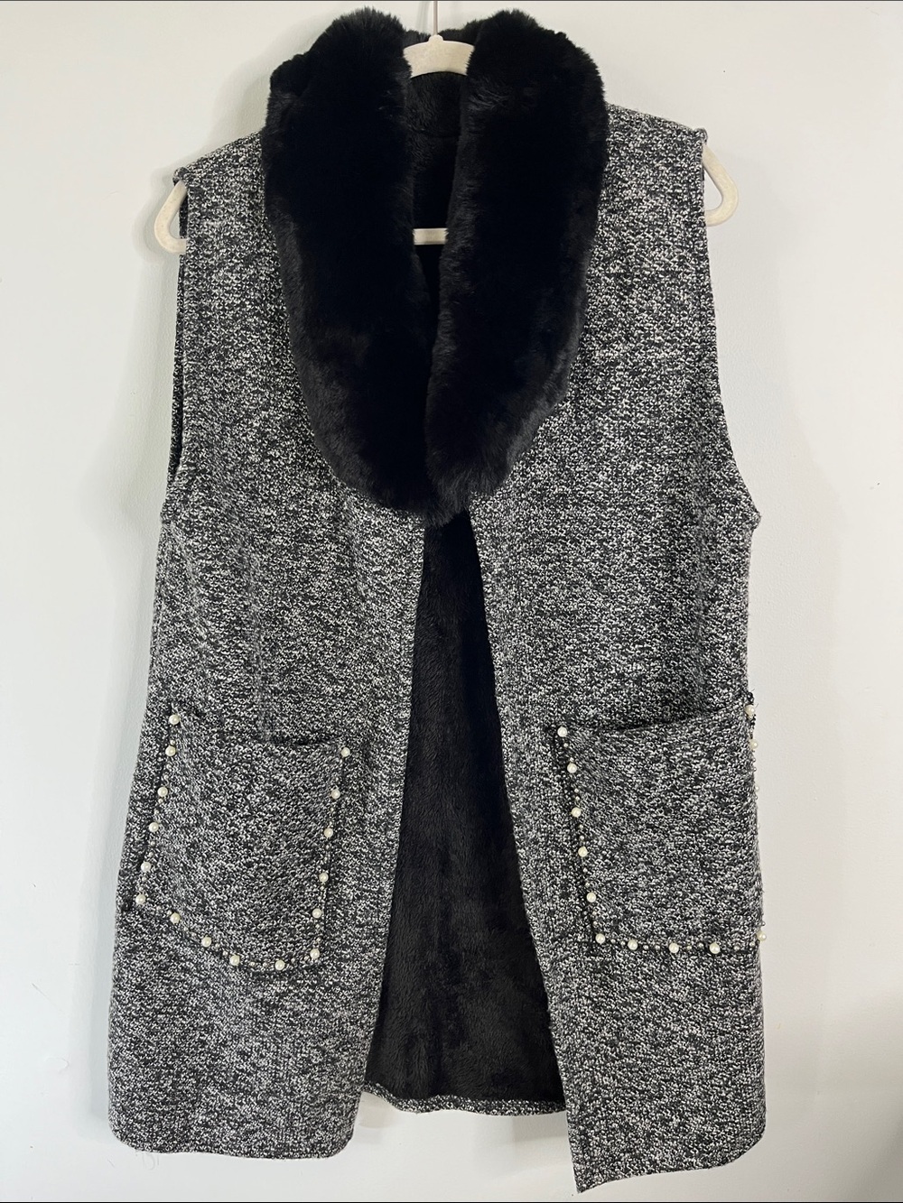 Black Old Money Faux Fur Collar Gray Tweed Vest with Pearl-Trim Pockets Womens M